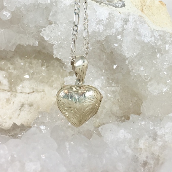 Vintage Jewelry - Vintage Lex Signed Etched Sterling Silver Locket
